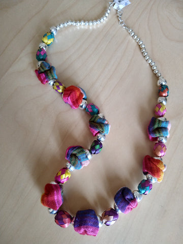 Schöne, farbige Ketten